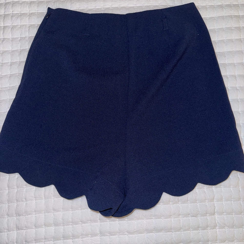 Navy blue high-rise scallop shorts